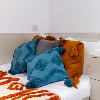 Deluxe En Suite - Image 2